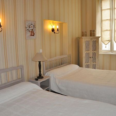 Les Deux Acacias Hotel Villepinte  Kültér fotó