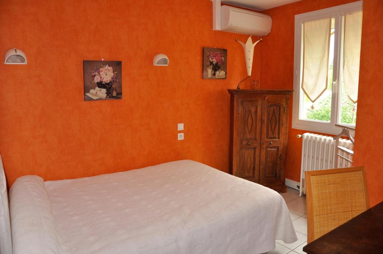 Les Deux Acacias Hotel Villepinte  Kültér fotó